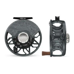Abel ROVE Reel 4/6 Slate Grey, Platinum Drag Knob, Underwood Drift And Freshwater Flies Engraving With Rosewood Handle(2023 Abel Rove Reel 4 6 Slate Grey Platinum Drag Knob Underwood Drift And Freshwater Flies Engraving With Rosewood Handle)
