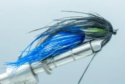 Stu's Ostrich Intruder Black/Blue(2024 Aqua Flies Stus Ostrich Intruder Black Blue)